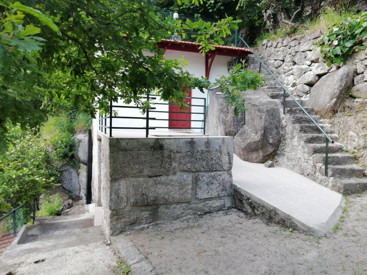 Campismo Rural Vale Dos Moinhos Geres Hotel Exterior photo